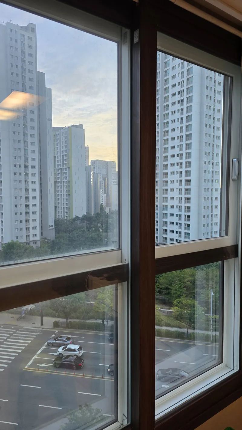 물자국 없이 마무리한 창